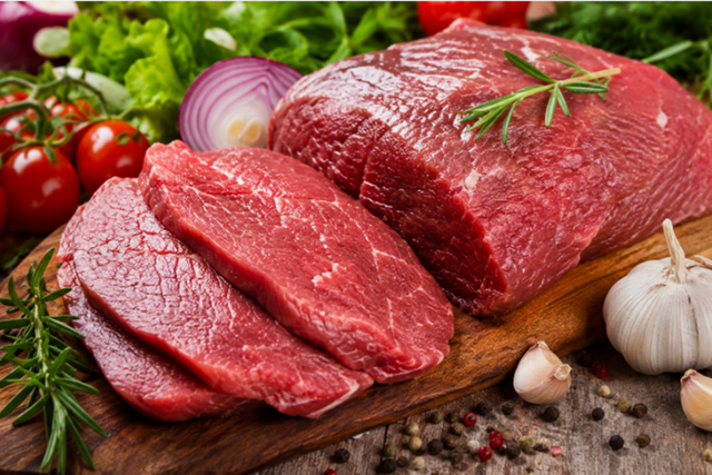 Đừng thấy thịt b&ograve; bổ m&agrave; ăn v&ocirc; tư, 5 nh&oacute;m người n&agrave;y cần biết để tr&aacute;nh ảnh hưởng sức khỏe - Ảnh 2.