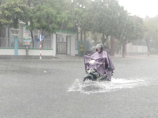 Thời tiết Miền Bắc sắp c&oacute; mưa to , chấm dứt nắng n&oacute;ng gay gắt - Ảnh 1.