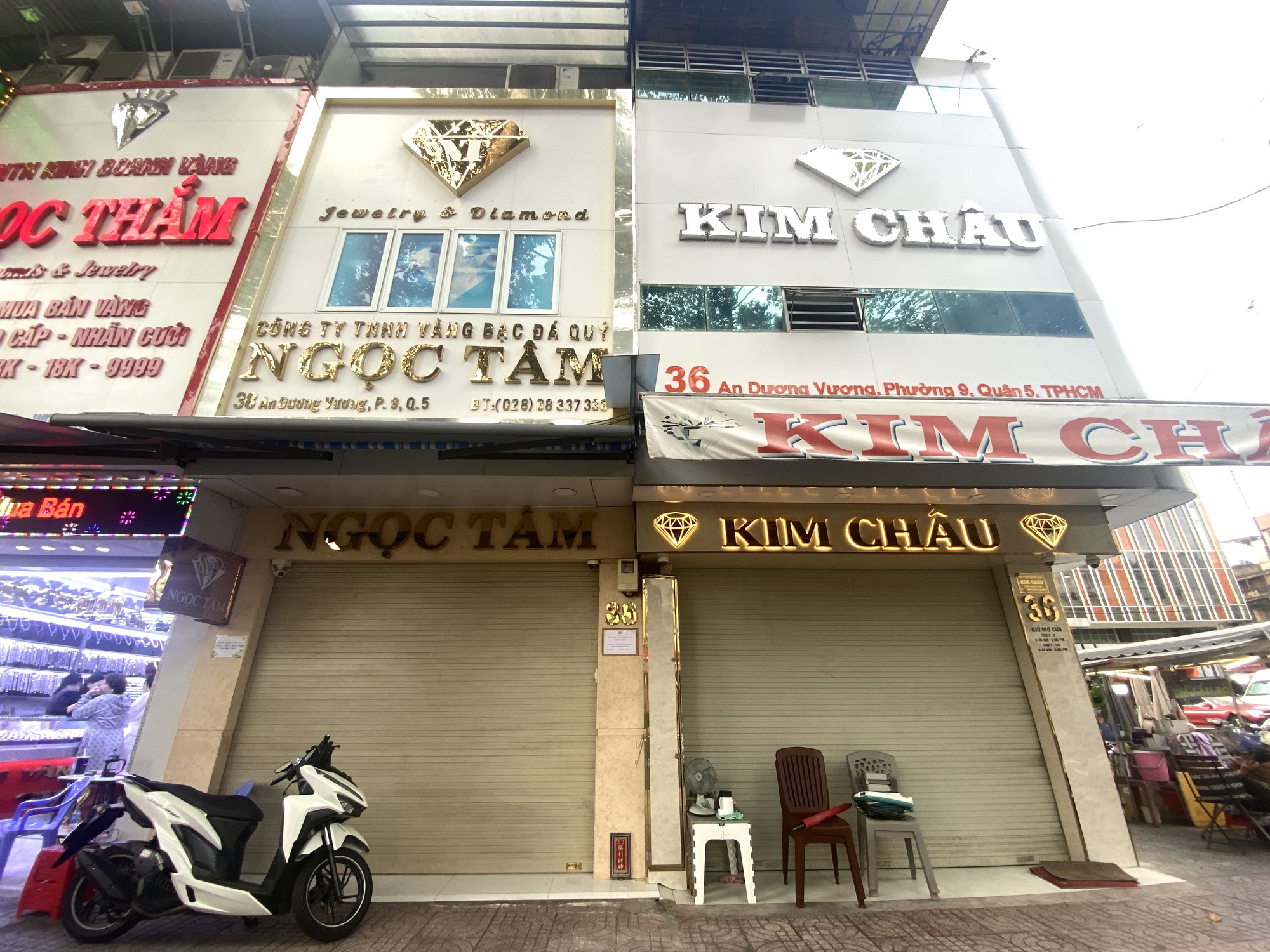 Tiệm v&agrave;ng Ngọc T&acirc;m v&agrave; Kim L&yacute; đ&oacute;ng cửa do bị khởi tố bu&ocirc;n lậu kim cương - Ảnh 4.