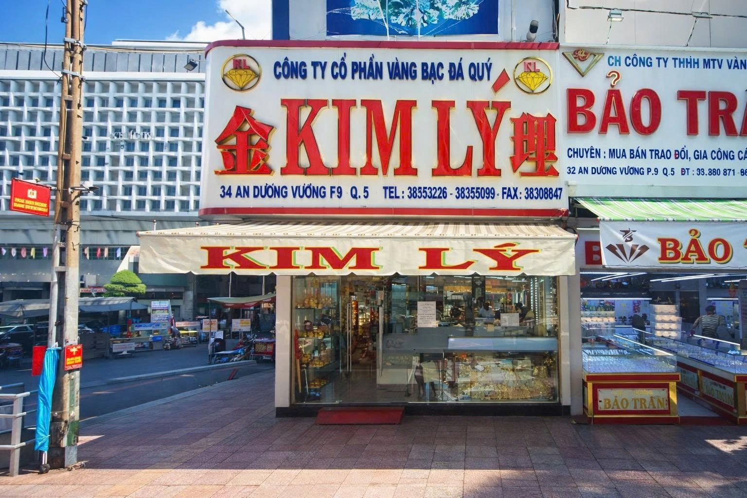 Vụ chủ tiệm v&agrave;ng Kim L&yacute; bị khởi tố: Thủ đoạn giấu kim cương v&agrave; Bu&ocirc;n lậu 2026 - Ảnh 1.