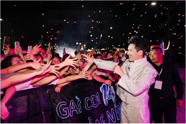 Halo Bay Live Concert: Khi âm nhạc, ánh sáng và nhịp điệu của nước hòa cùng vịnh di sản - Ảnh 4. Halo Bay Live Concert: Khi âm nhạc, ánh sáng và nhịp điệu của nước hòa cùng vịnh di sản - Ảnh 4.