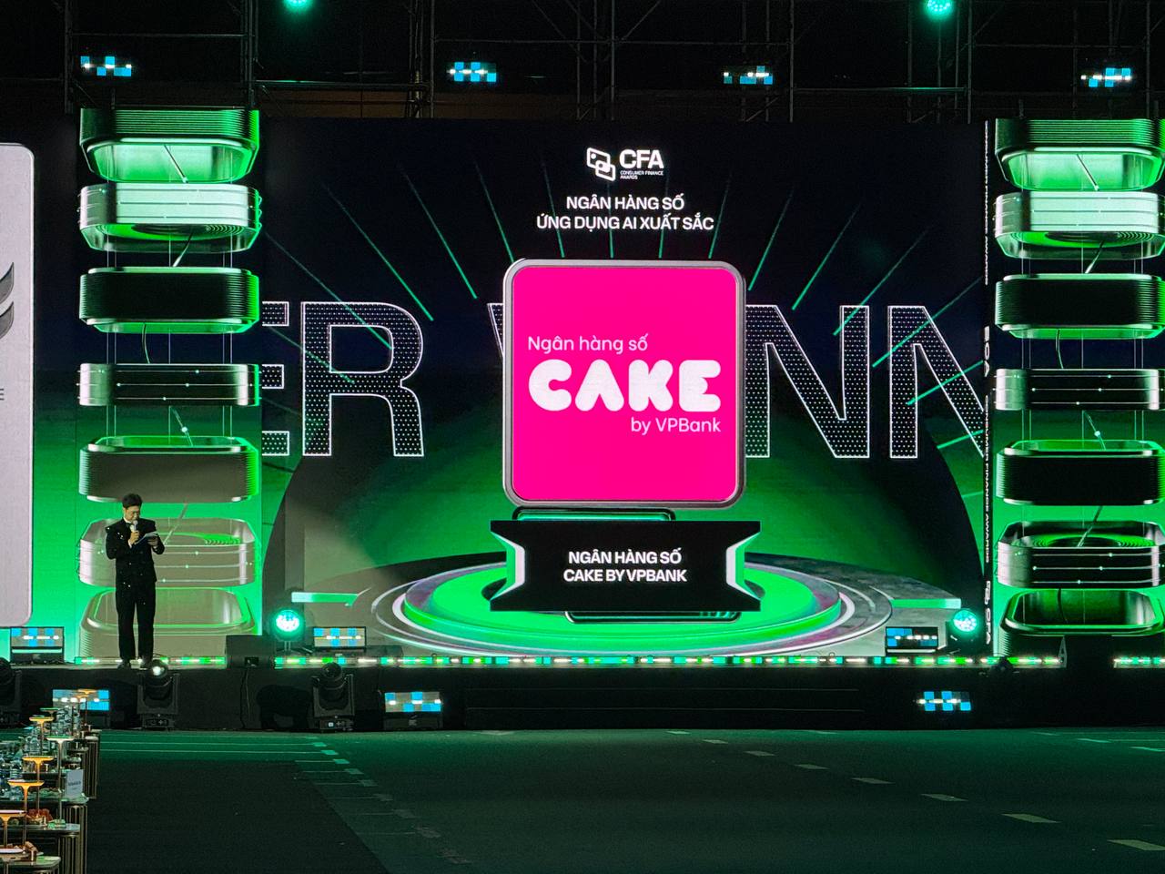 Một học sinh 15 tuổi giờ đ&atilde; c&oacute; thể mở t&agrave;i khoản ng&acirc;n h&agrave;ng online: Thay đổi nhỏ c&oacute; thể định h&igrave;nh thế hệ người d&ugrave;ng t&agrave;i ch&iacute;nh tiếp theo - Ảnh 2.