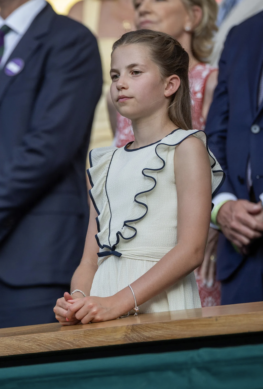 Chiếc v&ograve;ng tay của C&ocirc;ng ch&uacute;a Charlotte ở Wimbledon v&agrave; c&acirc;u chuyện về C&ocirc;ng nương Diana - Ảnh 4.