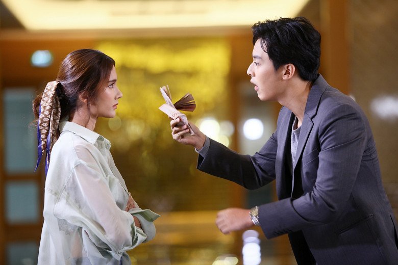 Chồng bỗng nhi&ecirc;n đưa t&ocirc;i 500 triệu đồng, t&ocirc;i mới hiểu 10 năm qua m&igrave;nh l&agrave; g&igrave; trong mắt anh- Ảnh 1.