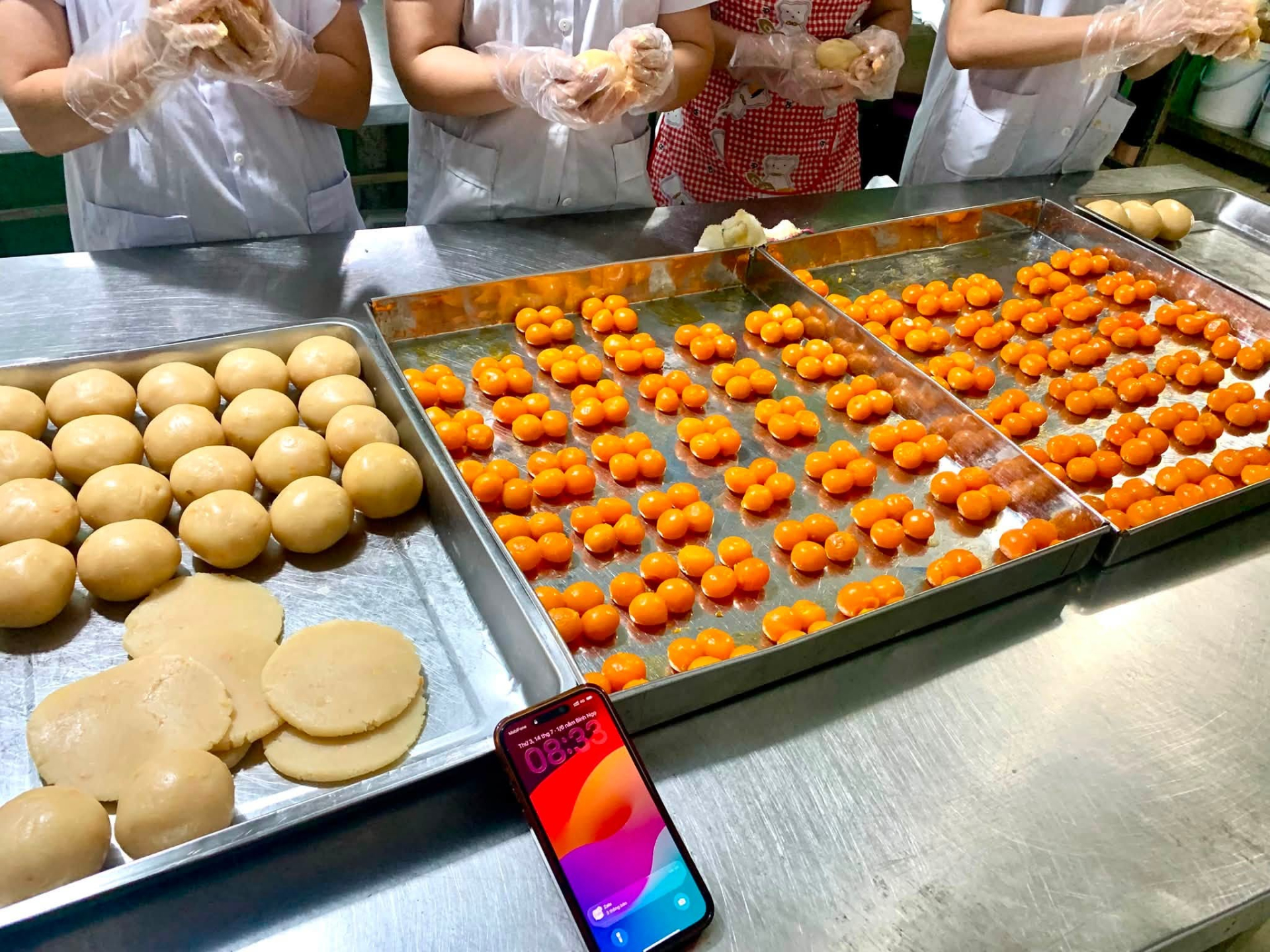 Trực tiếp xưởng b&aacute;nh dẻo 4 trứng: Kh&aacute;m ph&aacute; c&acirc;u chuyện ồn &agrave;o giữa người b&aacute;n v&agrave; nh&agrave; sản xuất - Ảnh 4.