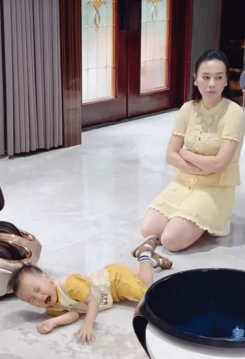 "Ngày sương sương vài lần ăn vạ": Phương Oanh kể chuyện cặp song sinh ở tuổi lên 2 khiến hội bố mẹ bỉm bật cười đồng cảm- Ảnh 6.