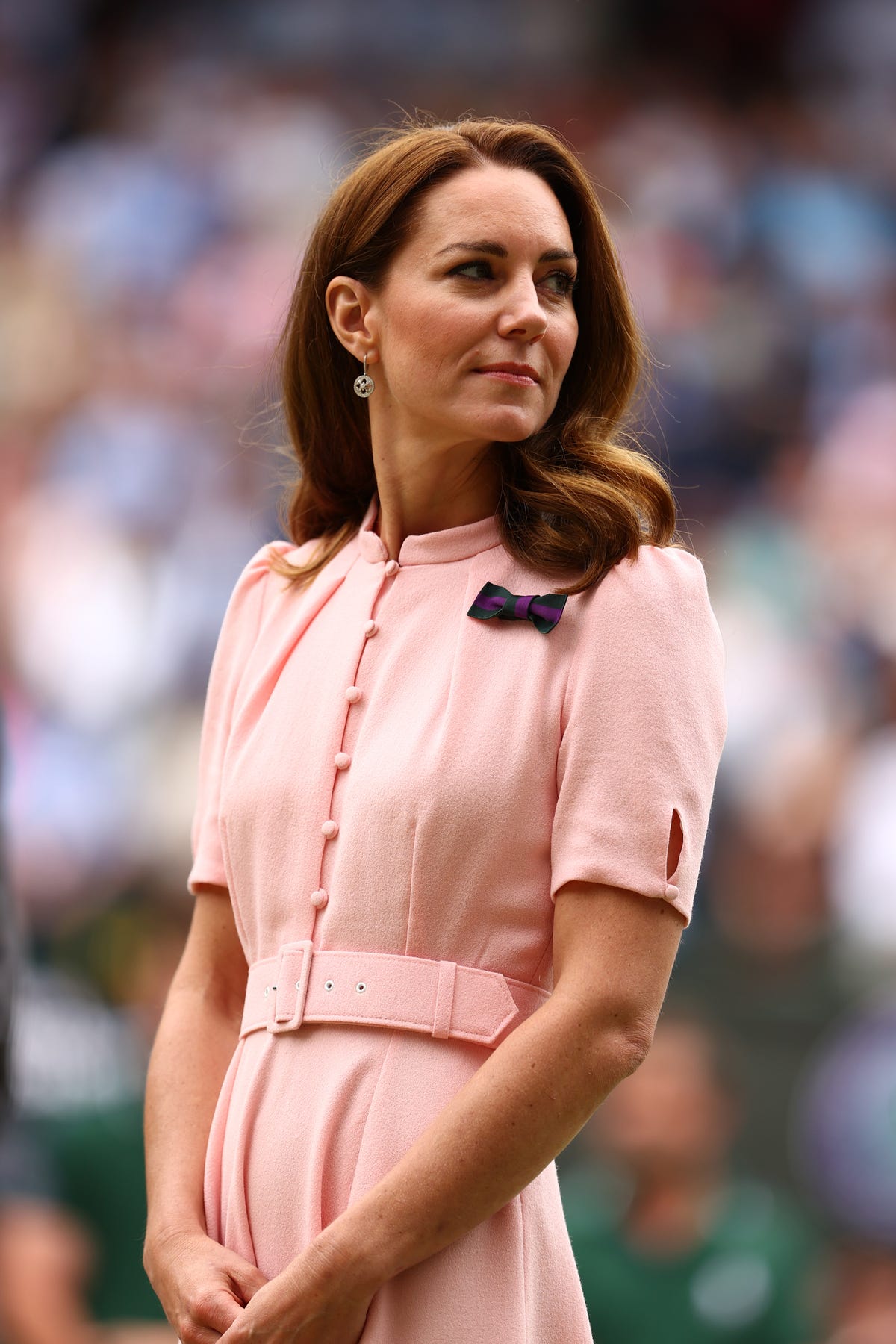 Vương phi Kate và chiếc nơ xanh tím: Biểu tượng đặc quyền Hoàng gia tại Wimbledon 2026 - Ảnh 5. Vương phi Kate và chiếc nơ xanh tím: Biểu tượng đặc quyền Hoàng gia tại Wimbledon 2026 - Ảnh 5.