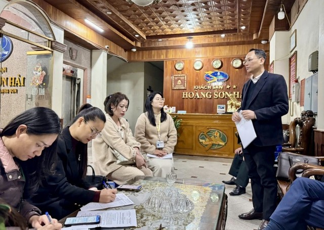 Mức phạt mới cho kh&aacute;ch sạn v&agrave; homestay tại H&agrave; Nội từ ng&agrave;y 1 / 7 / 2026 - Ảnh 4.