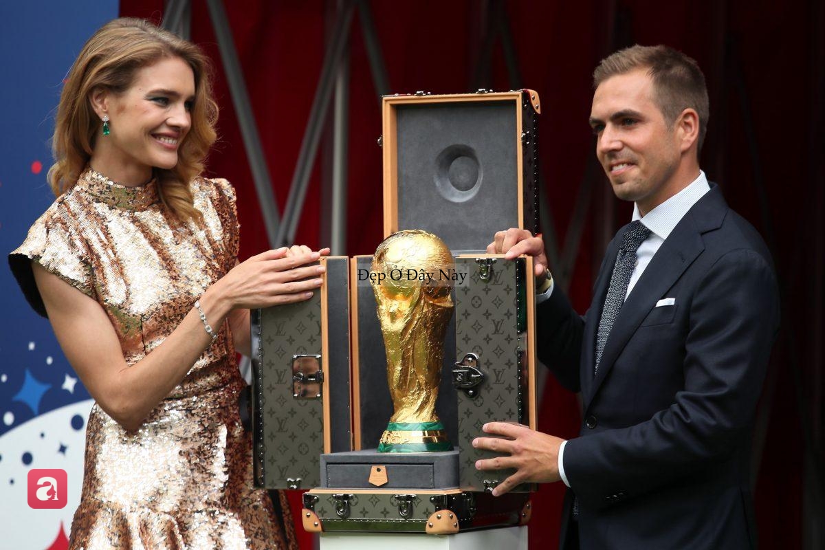 Chiếc vali xuất hiện 30 giây tại World Cup nhưng giúp Louis Vuitton thắng lớn suốt 15 năm - Ảnh 7.