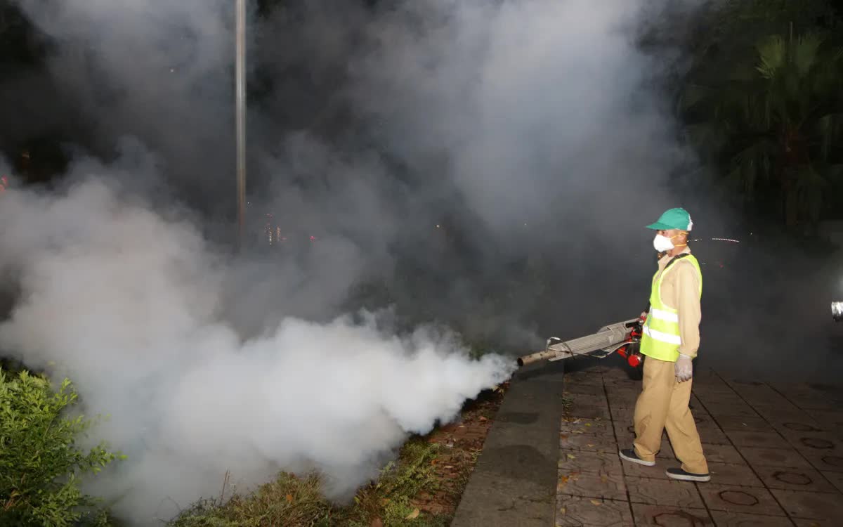H&agrave; Nội: Số ca mắc sốt xuất huyết tiếp tục tăng - Ảnh 1.