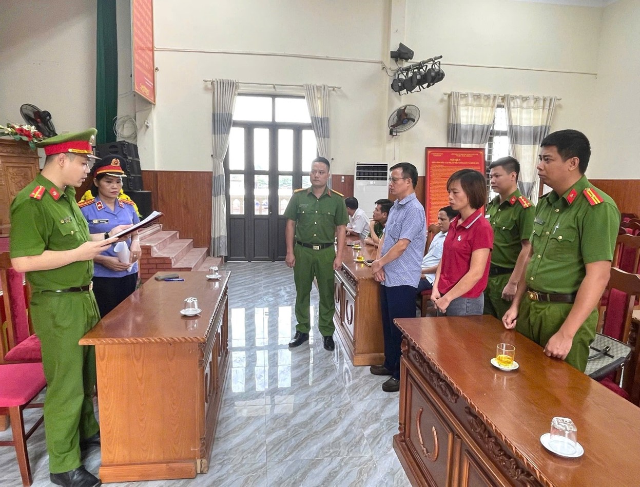Khởi tố Chủ tịch xã La Sơn: Điều tra hành vi tham nhũng chiếm đoạt ngân sách Nhà nước - Ảnh 1. Khởi tố Chủ tịch xã La Sơn: Điều tra hành vi tham nhũng chiếm đoạt ngân sách Nhà nước - Ảnh 1.