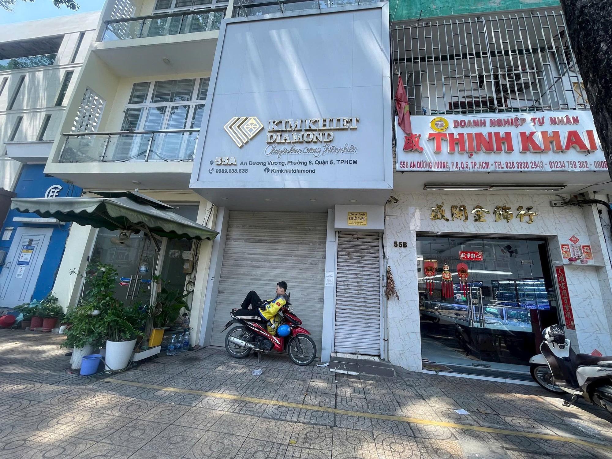 Phố kim cương TP . HCM vắng lặng sau vụ bu&ocirc;n lậu 30 . 000 Vi&ecirc;n kim cương - Ảnh 5.