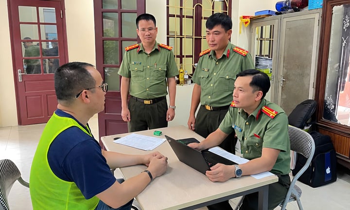 Triệt ph&aacute; đường d&acirc;y c&aacute; độ Fi88 v&agrave; KingGroup bị bắt với lương nh&acirc;n sự 100 triệu đồng / th&aacute;ng - Ảnh 2.
