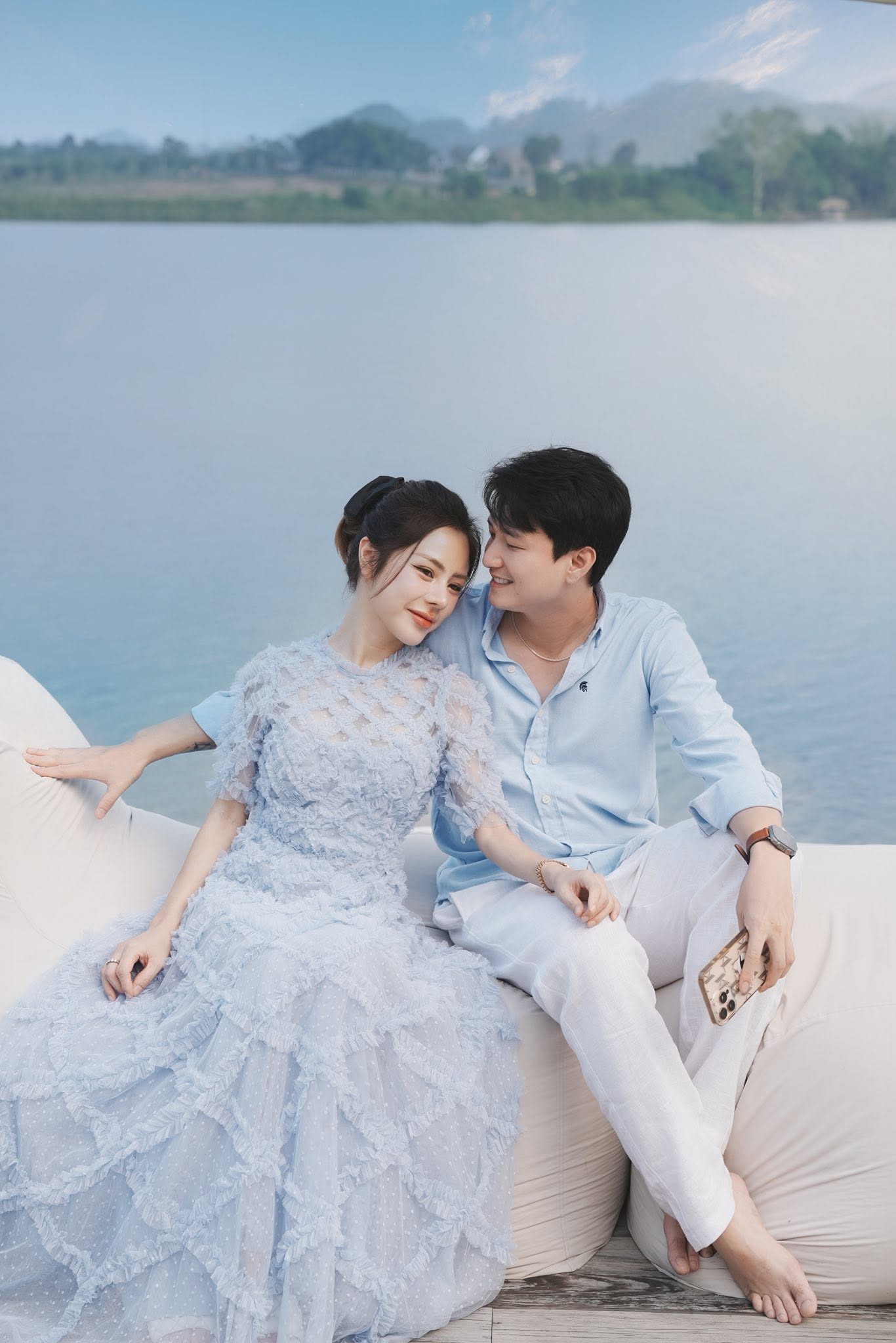 Mẹ đơn th&acirc;n cưới nam diễn vi&ecirc;n phim giờ v&agrave;ng nổi tiếng k&eacute;m 6 tuổi: 