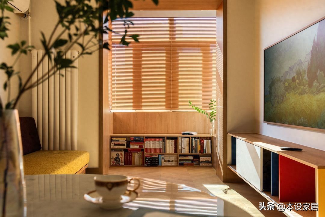 Căn hộ 47m² được cải tạo thành 2 phòng ngủ, 2 phòng khách khiến nhiều người bất ngờ: Bài toán tối ưu không gian giúp gia chủ tiết kiệm cả trăm triệu đồng chi phí đổi nhà - Ảnh 1.