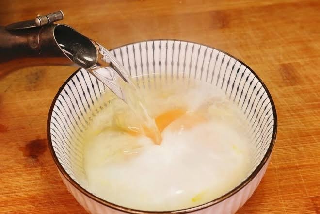 B&eacute; trai 5 tuổi nhập viện sau khi ăn b&aacute;t 
