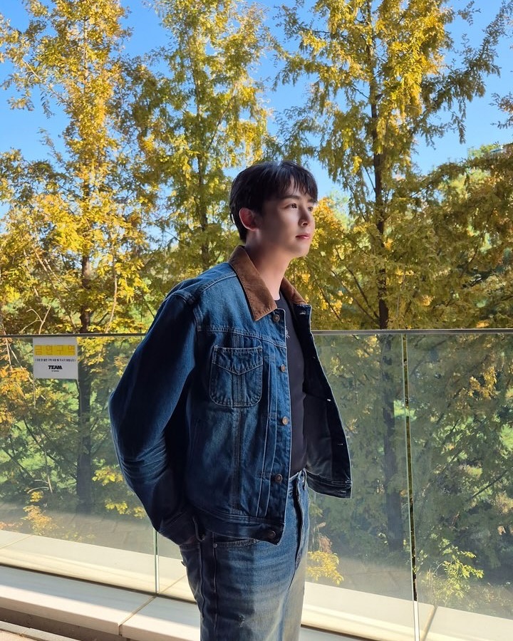 Ho&agrave;ng tử lai đẹp nhất showbiz từng b&eacute;o đến vỡ n&eacute;t, nay khoe body săn chắc khiến fan phấn kh&iacute;ch- Ảnh 8.