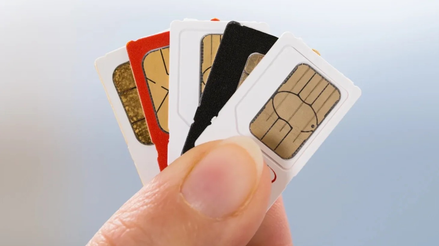 Thu&ecirc; bao sử dụng SIM kh&ocirc;ng ch&iacute;nh chủ c&oacute; thể bị phạt tới 50 triệu đồng - Ảnh 1.
