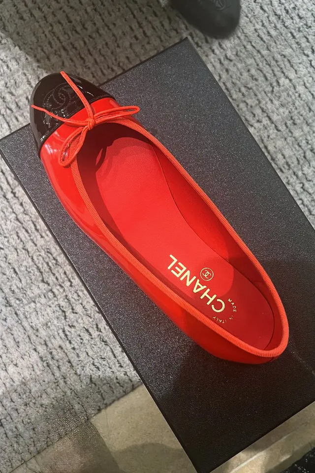 Gi&agrave;y của nh&agrave; gi&agrave;u nhưng ai cũng săn l&ugrave;ng: Chanel Ballet Flats trở th&agrave;nh Birkin của mọi b&agrave;n ch&acirc;n- Ảnh 8.