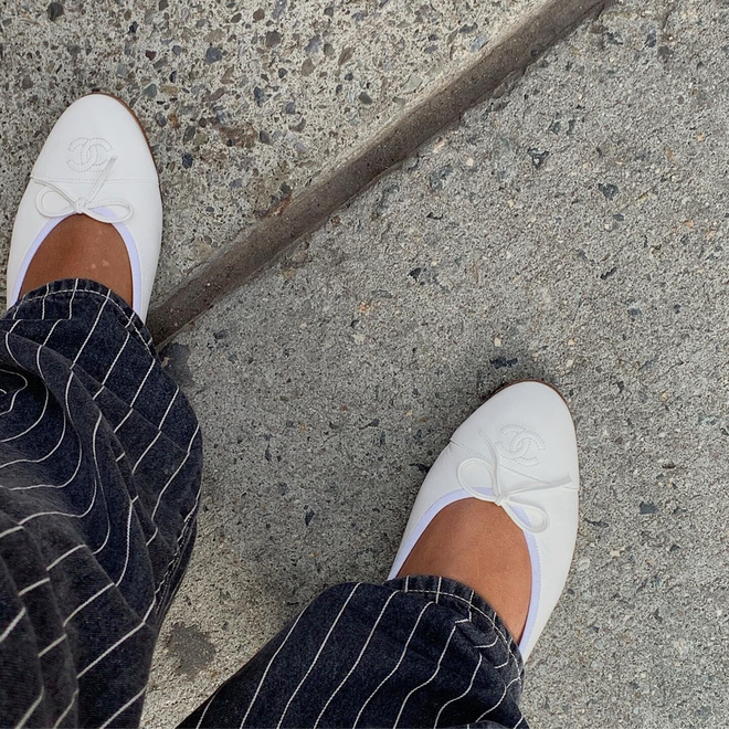 Gi&agrave;y của nh&agrave; gi&agrave;u nhưng ai cũng săn l&ugrave;ng: Chanel Ballet Flats trở th&agrave;nh Birkin của mọi b&agrave;n ch&acirc;n- Ảnh 6.
