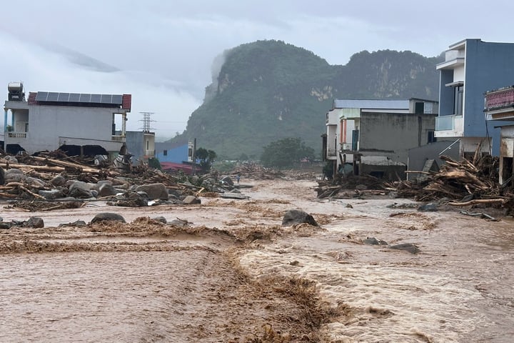 Lũ qu&eacute;t t&agrave;n ph&aacute; Lai Ch&acirc;u: Người d&acirc;n Mường Than kể lại thảm họa thi&ecirc;n nhi&ecirc;n - Ảnh 1.