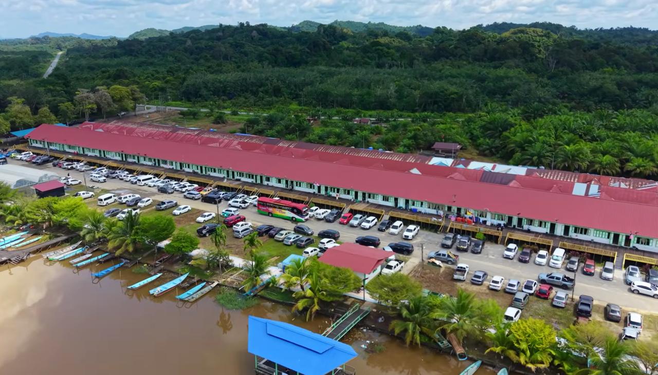 Ng&ocirc;i nh&agrave; d&agrave;i 250m ở Sarawak: Nơi 780 người chung sống v&agrave; nối d&agrave;i truyền thống - Ảnh 12.