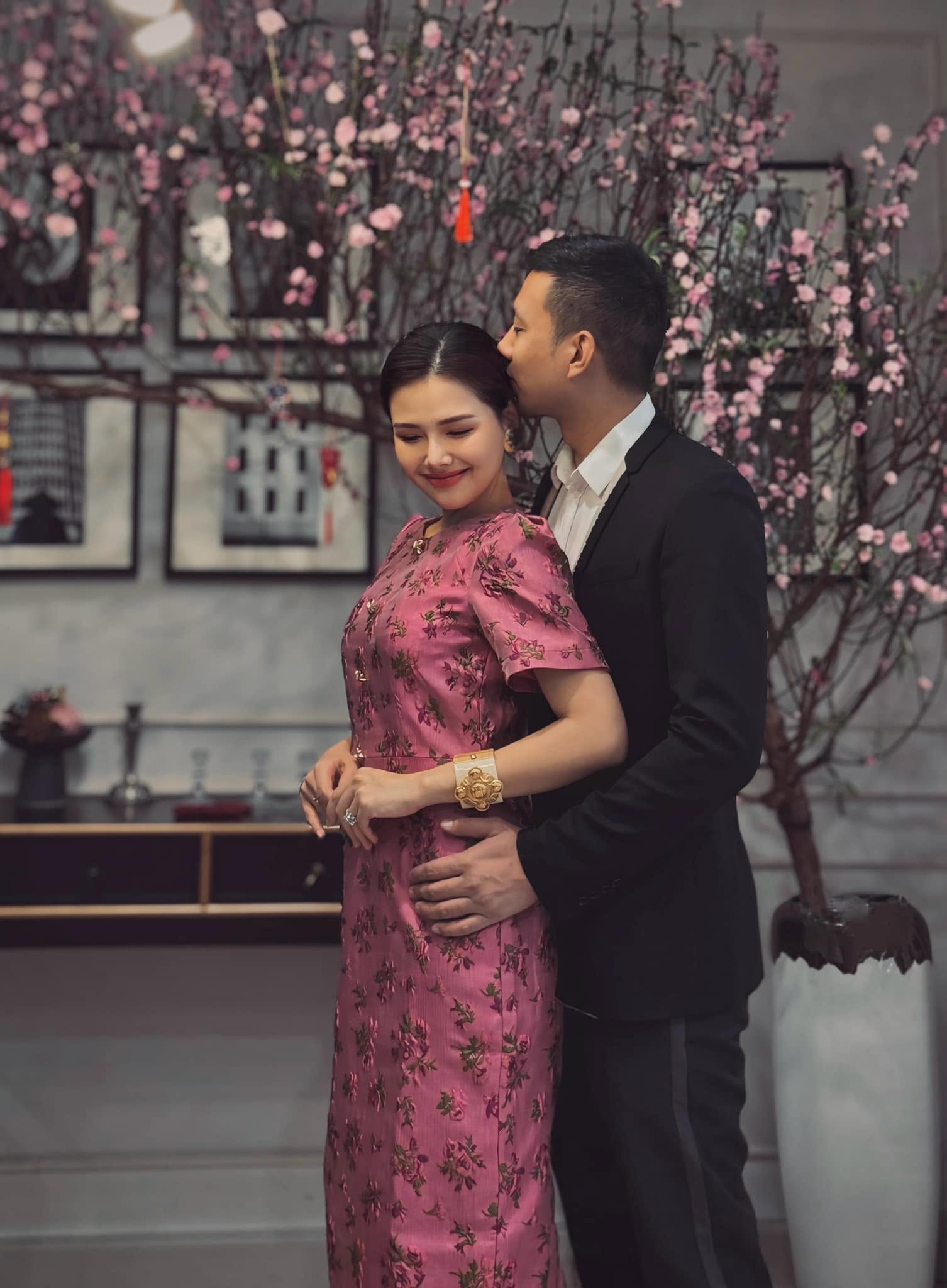 Mỹ nh&acirc;n Việt cưới TGĐ khu nghỉ dưỡng phức hợp Đ&agrave; Nẵng: Kh&ocirc;ng nhận tiền mừng, diện mạo ch&uacute; rể 