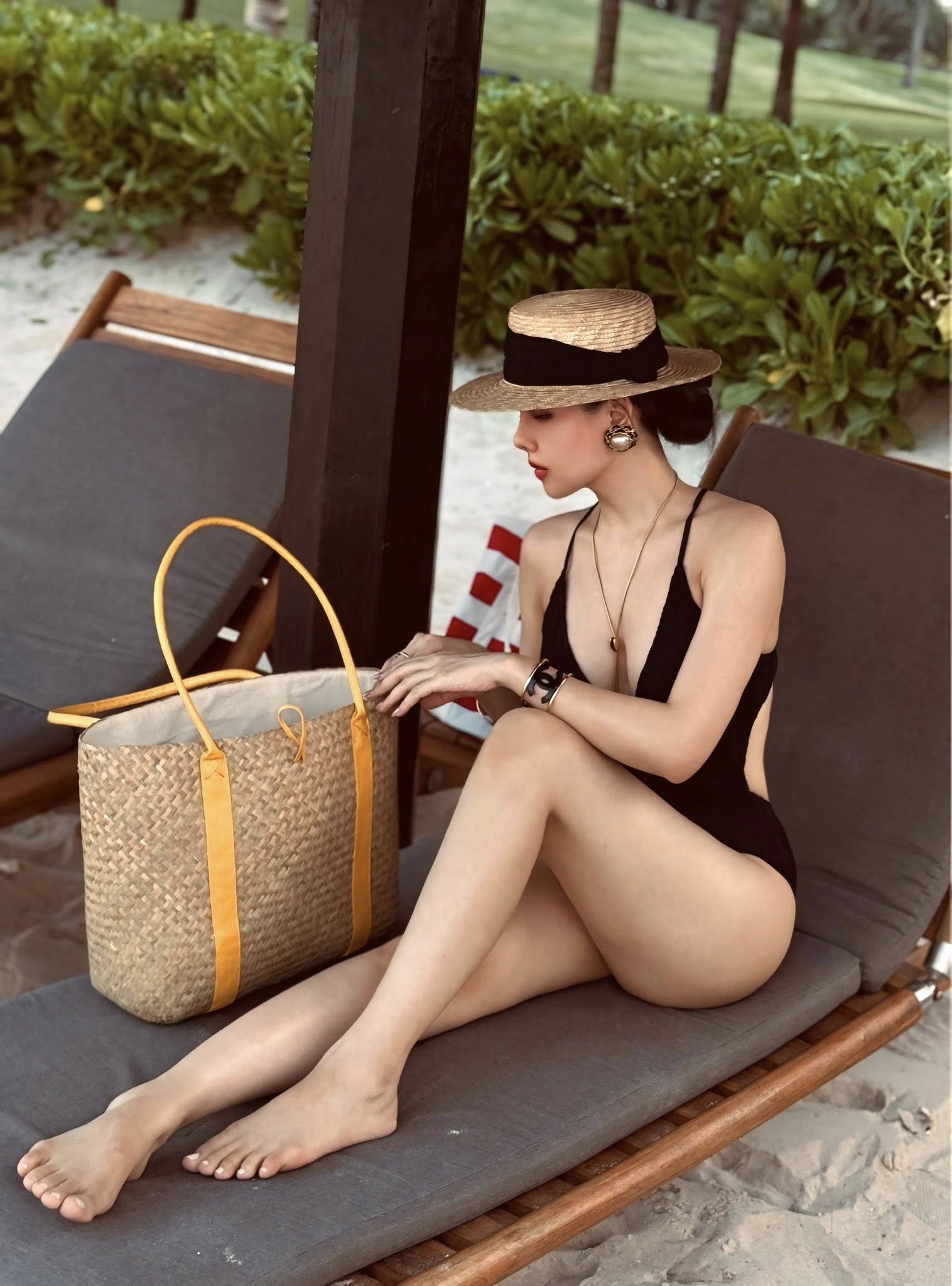 Mỹ nh&acirc;n Việt cưới TGĐ khu nghỉ dưỡng phức hợp Đ&agrave; Nẵng: Kh&ocirc;ng nhận tiền mừng, diện mạo ch&uacute; rể 