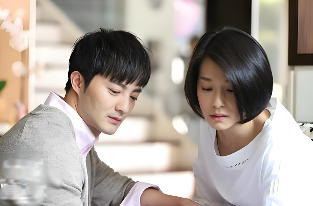 Sếp nữ hơn t&ocirc;i 8 tuổi li&ecirc;n tục thả th&iacute;nh, c&ograve;n hứa 