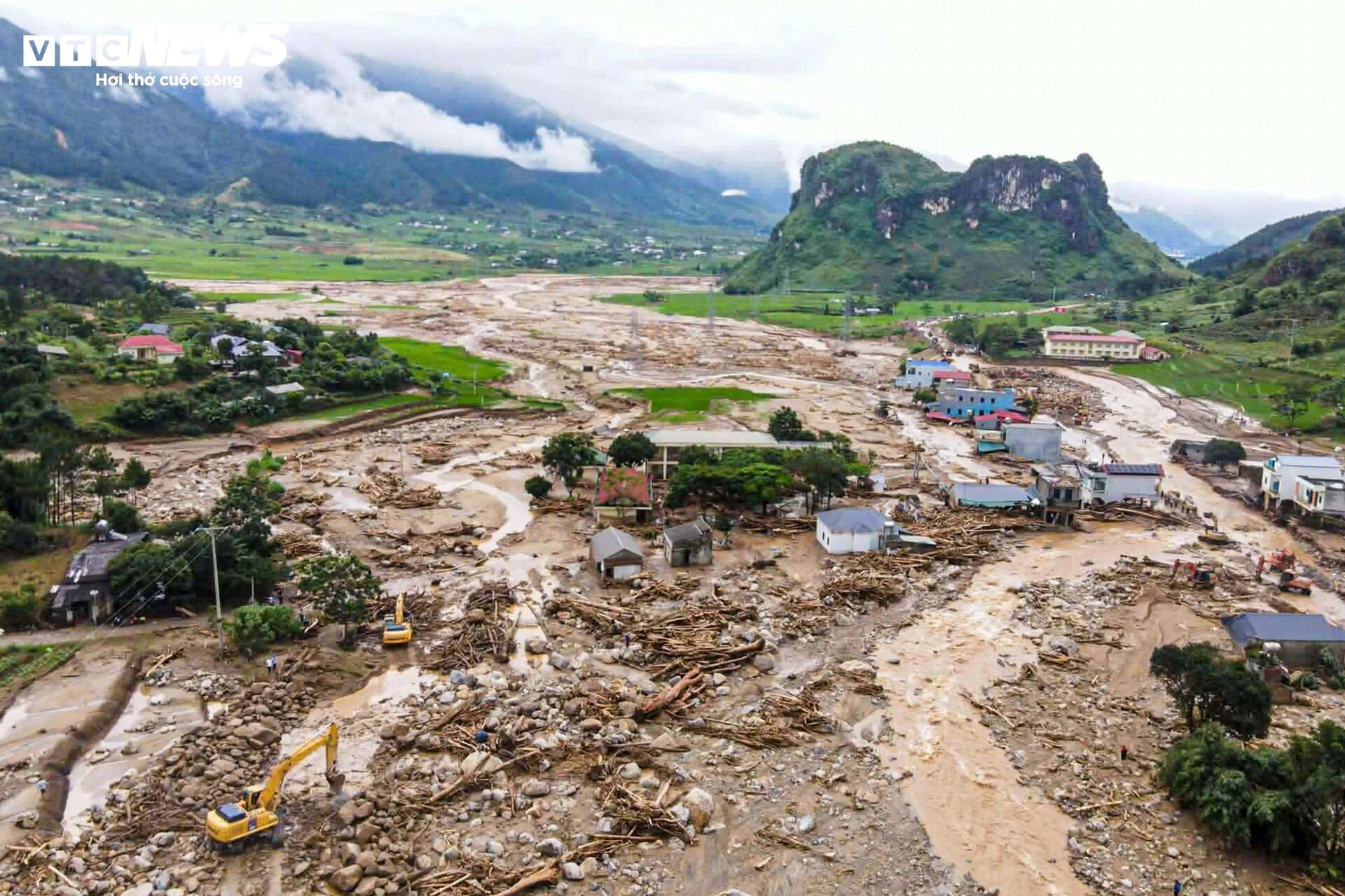 Lũ qu&eacute;t Lai Ch&acirc;u 2026 g&acirc;y thiệt hại nghi&ecirc;m trọng , h&agrave;ng chục ng&ocirc;i nh&agrave; bị x&ocirc; đổ - Ảnh 1.