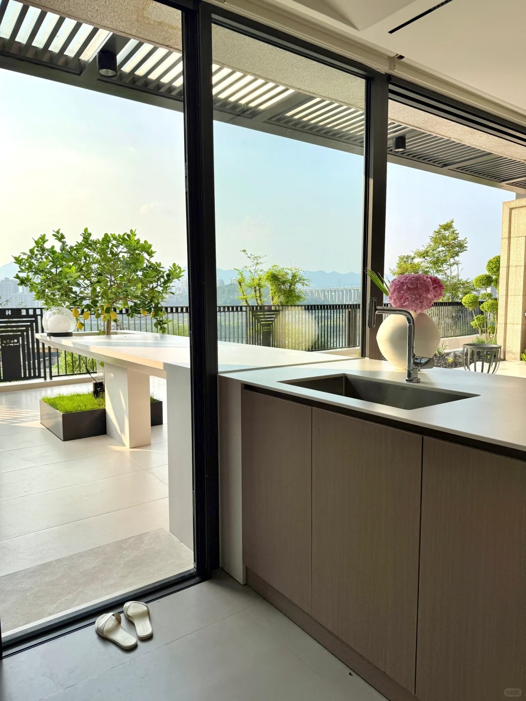 Cải tạo nh&agrave; cửa th&agrave;nh kh&aacute;ch sạn nghỉ dưỡng: Cuộc sống đ&aacute;ng ghen tị của Shi Qing - Ảnh 9.