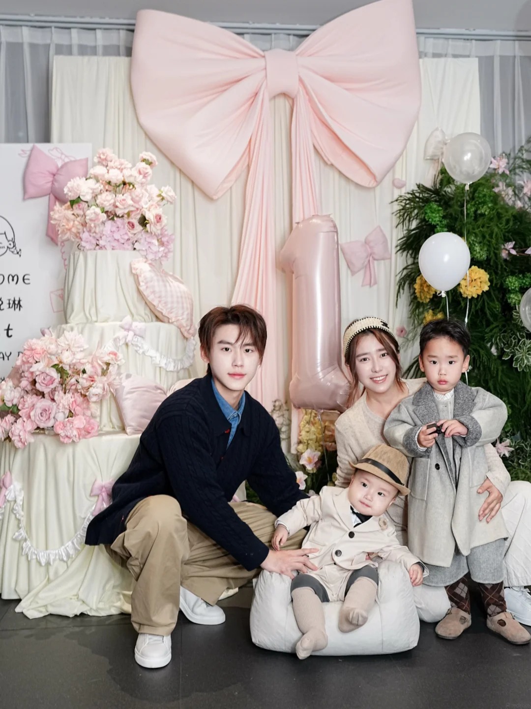 H&ocirc;n nh&acirc;n tuổi t&aacute;c: Chuyện t&igrave;nh y&ecirc;u của ch&agrave;ng trai 19 tuổi v&agrave; người phụ nữ 31 tuổi - Ảnh 3.