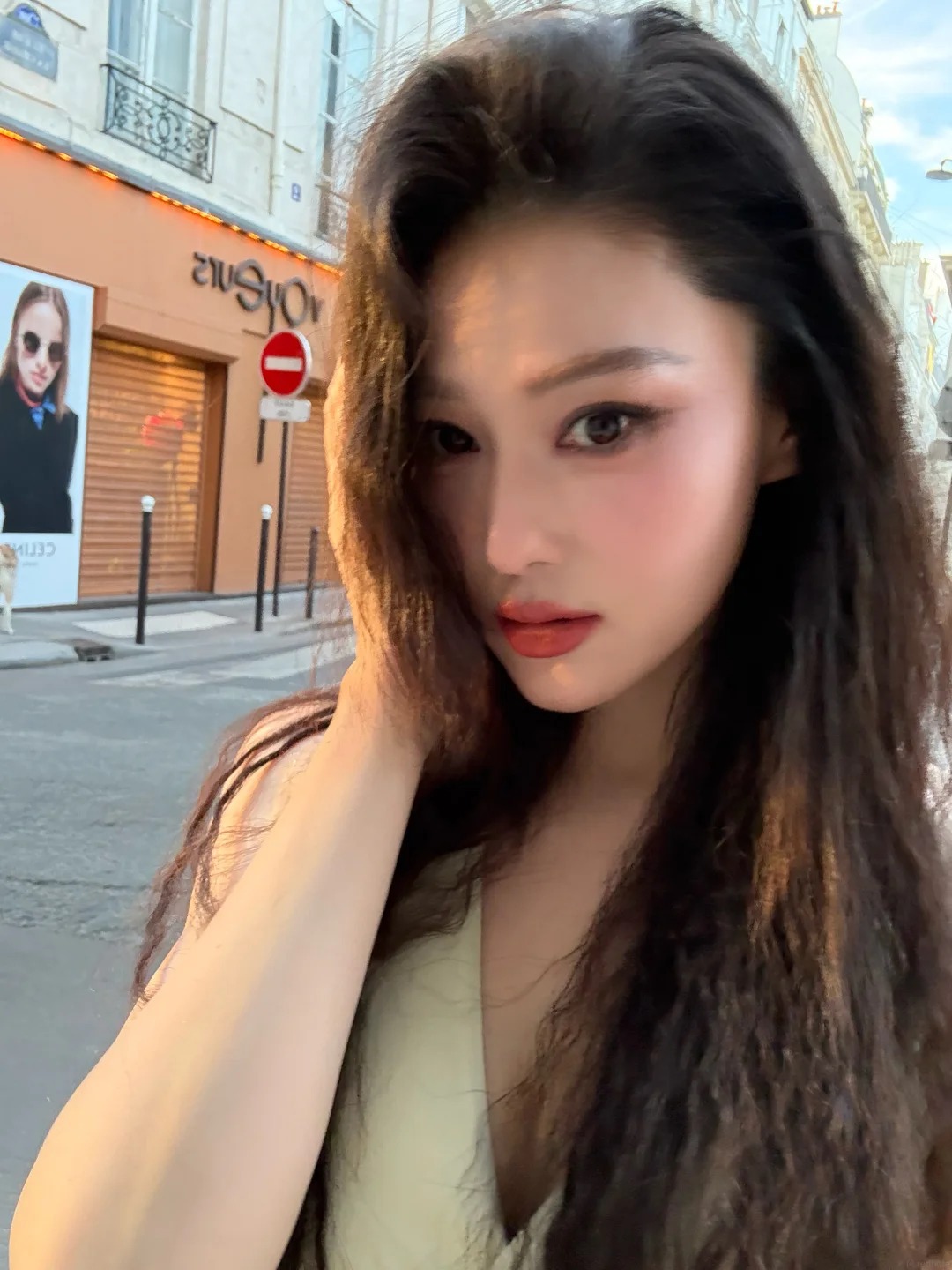 Trương Hinh Dư tỏa sáng với khoảnh khắc đẹp như phim trong Chiếc váy xanh nhạt - Ảnh 8. Trương Hinh Dư tỏa sáng với khoảnh khắc đẹp như phim trong Chiếc váy xanh nhạt - Ảnh 8.