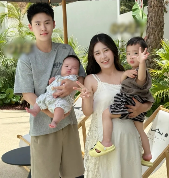 H&ocirc;n nh&acirc;n tuổi t&aacute;c: Chuyện t&igrave;nh y&ecirc;u của ch&agrave;ng trai 19 tuổi v&agrave; người phụ nữ 31 tuổi - Ảnh 1.