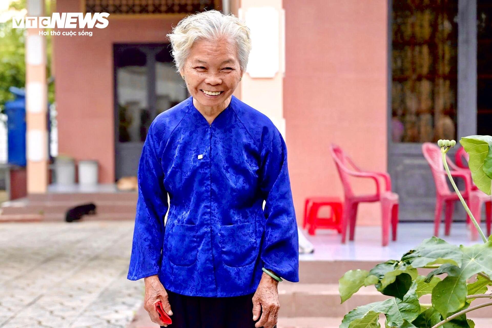 C&ocirc;ng nhận b&agrave; Nguyễn Thị Lệ l&agrave; vợ liệt sĩ Huỳnh Văn Qu&ecirc;n sau 58 năm chờ đợi - Ảnh 2.