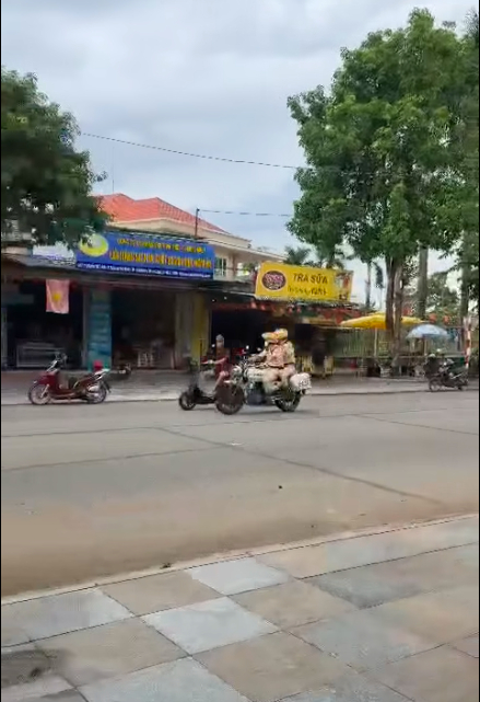 Vụ CSGT Gia Lai truy đuổi v&agrave; đ&aacute;nh người vi phạm: Clip mới g&acirc;y x&ocirc;n xao dư luận - Ảnh 1.
