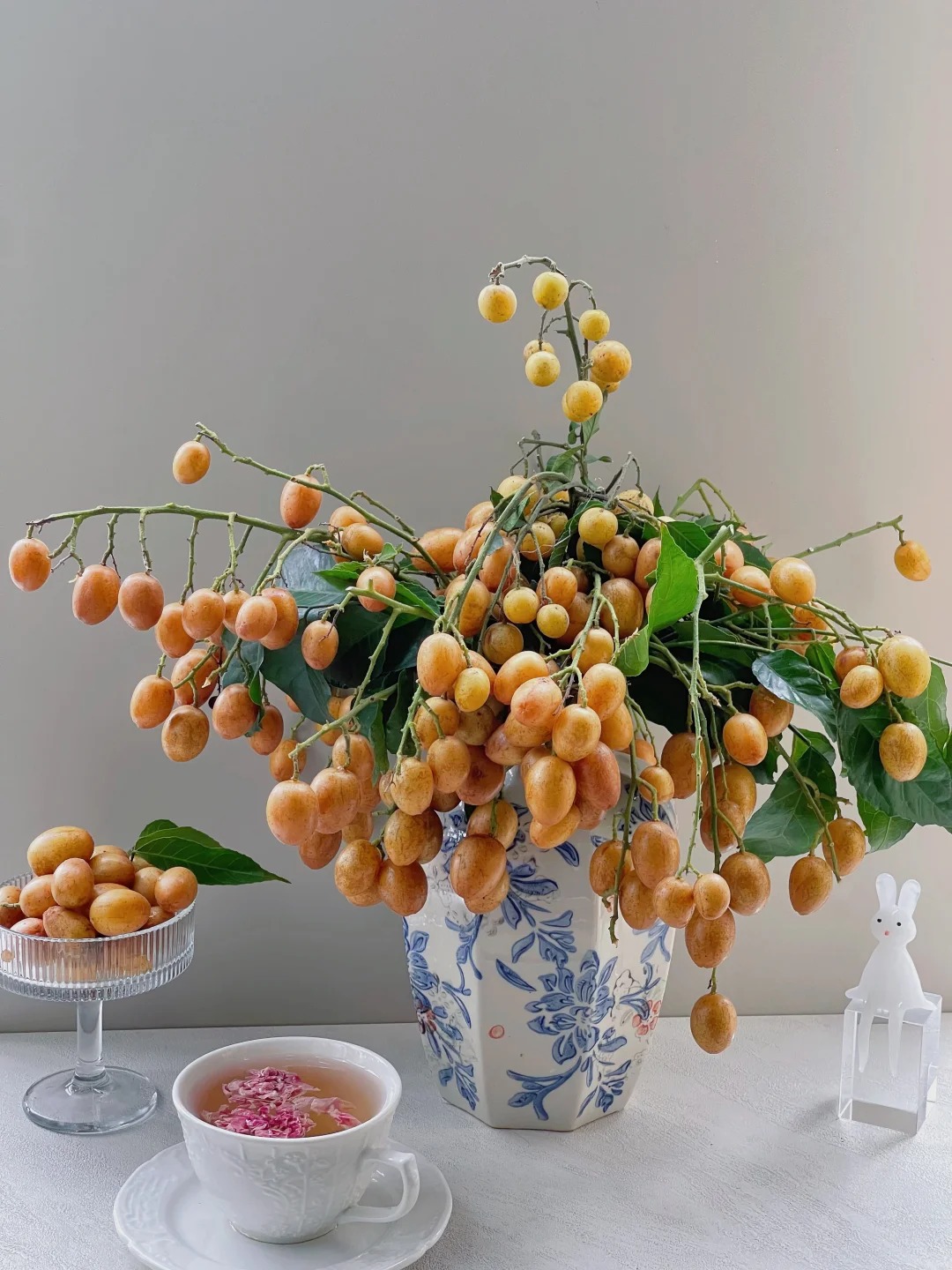Cắm cành hồng bì mùa hè: Xu hướng trang trí nhà cửa cho không gian sống thêm sinh động - Ảnh 2. Cắm cành hồng bì mùa hè: Xu hướng trang trí nhà cửa cho không gian sống thêm sinh động - Ảnh 2.