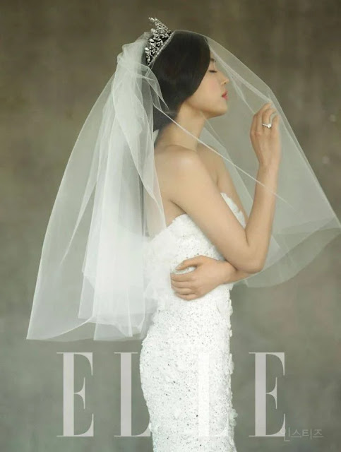 Bóc trần bộ ảnh cưới "ngốn tiền" nhất nhì lịch sử showbiz của một nữ minh tinh: Phục trang lùng sục khắp Paris, New York, vương miện chế tác riêng - Ảnh 5.