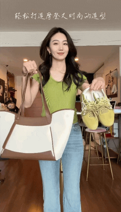 T&ocirc;i cứ nghĩ quần jeans loe đ&atilde; lỗi mốt, cho đến khi thấy g&aacute;i Ph&aacute;p mặc theo 3 c&ocirc;ng thức n&agrave;y - Ảnh 2.