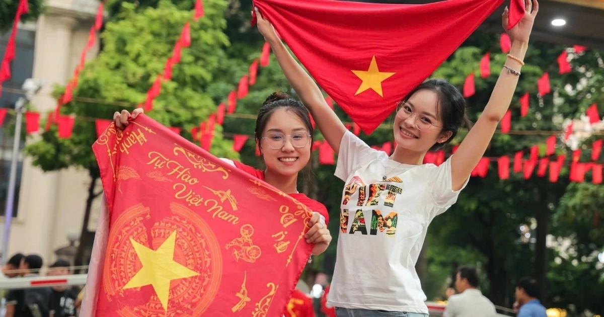 Người lao động ch&iacute;nh thức c&oacute; th&ecirc;m ng&agrave;y nghỉ hưởng nguy&ecirc;n lương - Ảnh 1.