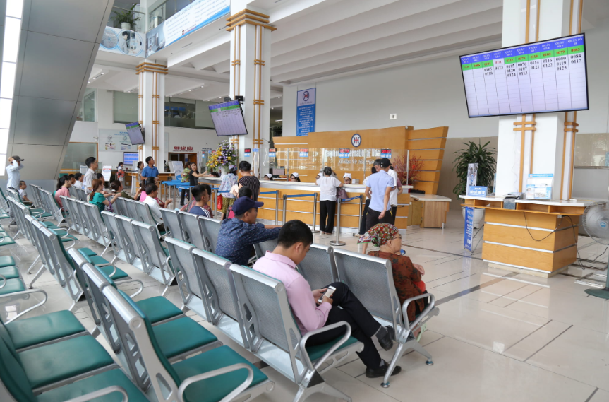Đưa vợ đi kh&aacute;m tổng qu&aacute;t, b&aacute;c sĩ vừa gợi &yacute; một c&acirc;u, vợ đ&atilde; vội k&eacute;o t&ocirc;i ra khỏi ph&ograve;ng rồi qu&aacute;t ầm l&ecirc;n đ&ograve;i về - Ảnh 1.
