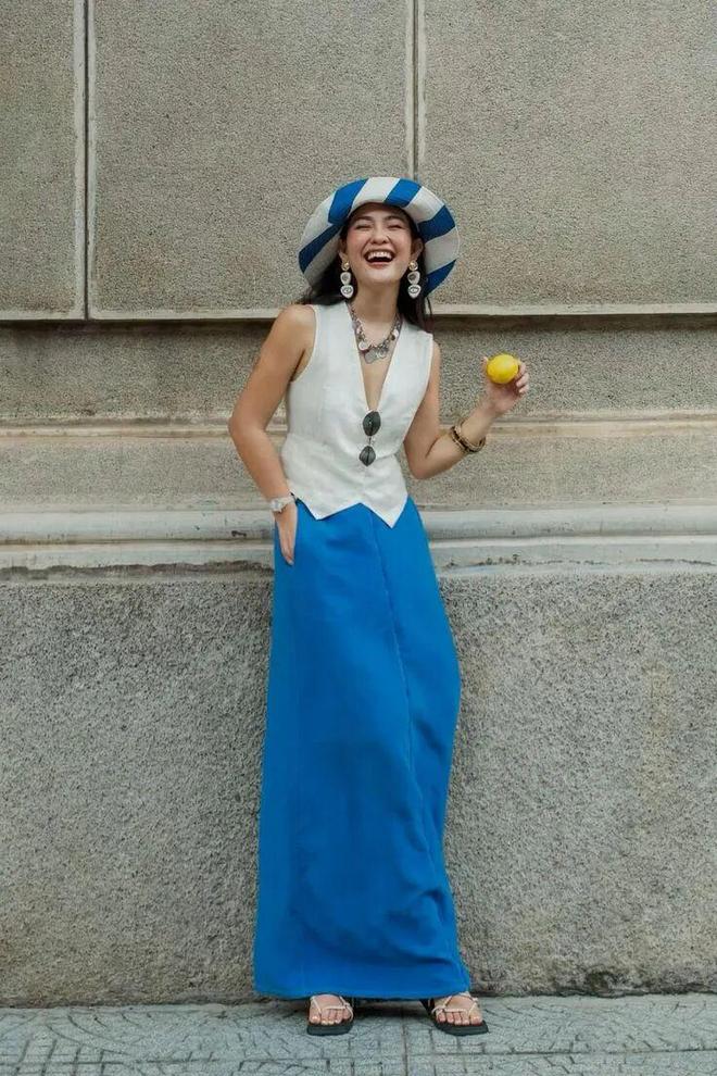 Áo ba lỗ mùa hè: Phong cách đa dạng Từ cổ điển đến hiện đại không thể thiếu - Ảnh 45. Áo ba lỗ mùa hè: Phong cách đa dạng Từ cổ điển đến hiện đại không thể thiếu - Ảnh 45.