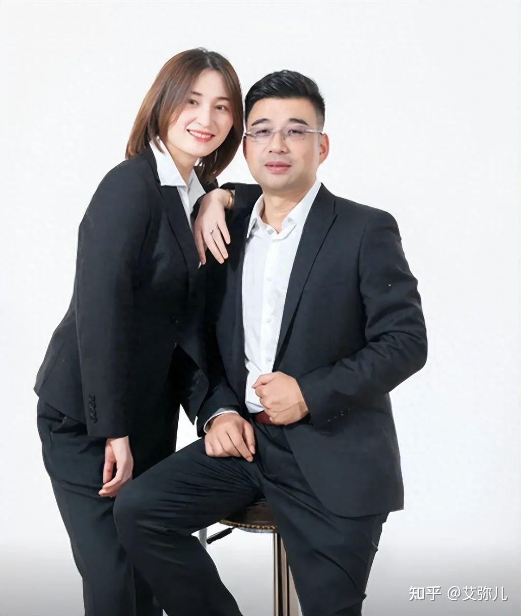 Vợ sinh 9 con trong 16 năm: Cuộc sống gia đ&igrave;nh đ&ocirc;ng đ&uacute;c v&agrave; chi ph&iacute; khủng - Ảnh 2.
