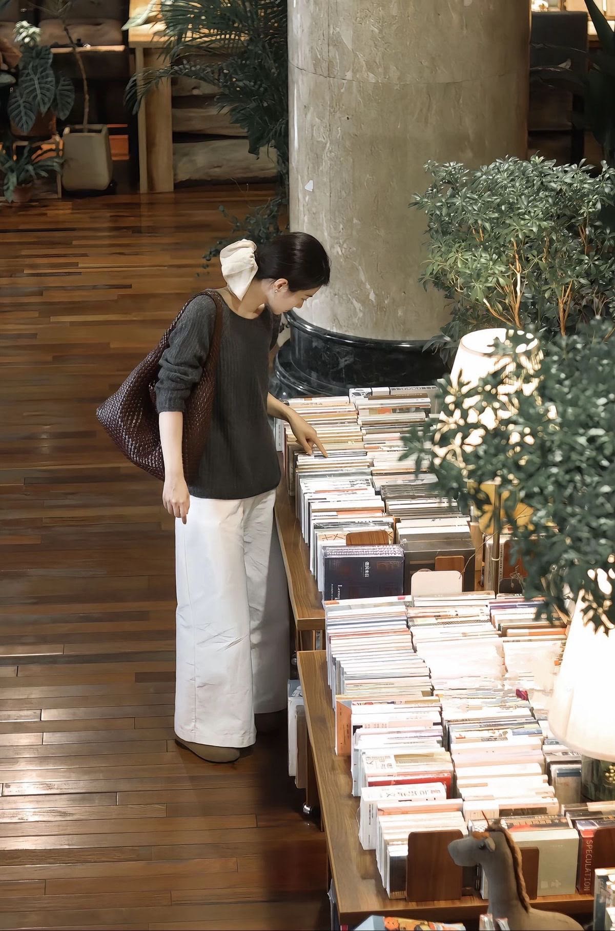 Sống tối giản kiểu g&igrave; m&agrave; vẫn c&oacute; 3 v&iacute; điện tử, mấy t&agrave;i khoản ng&acirc;n h&agrave;ng v&agrave; rất nhiều g&oacute;i đăng k&yacute;?- Ảnh 1.