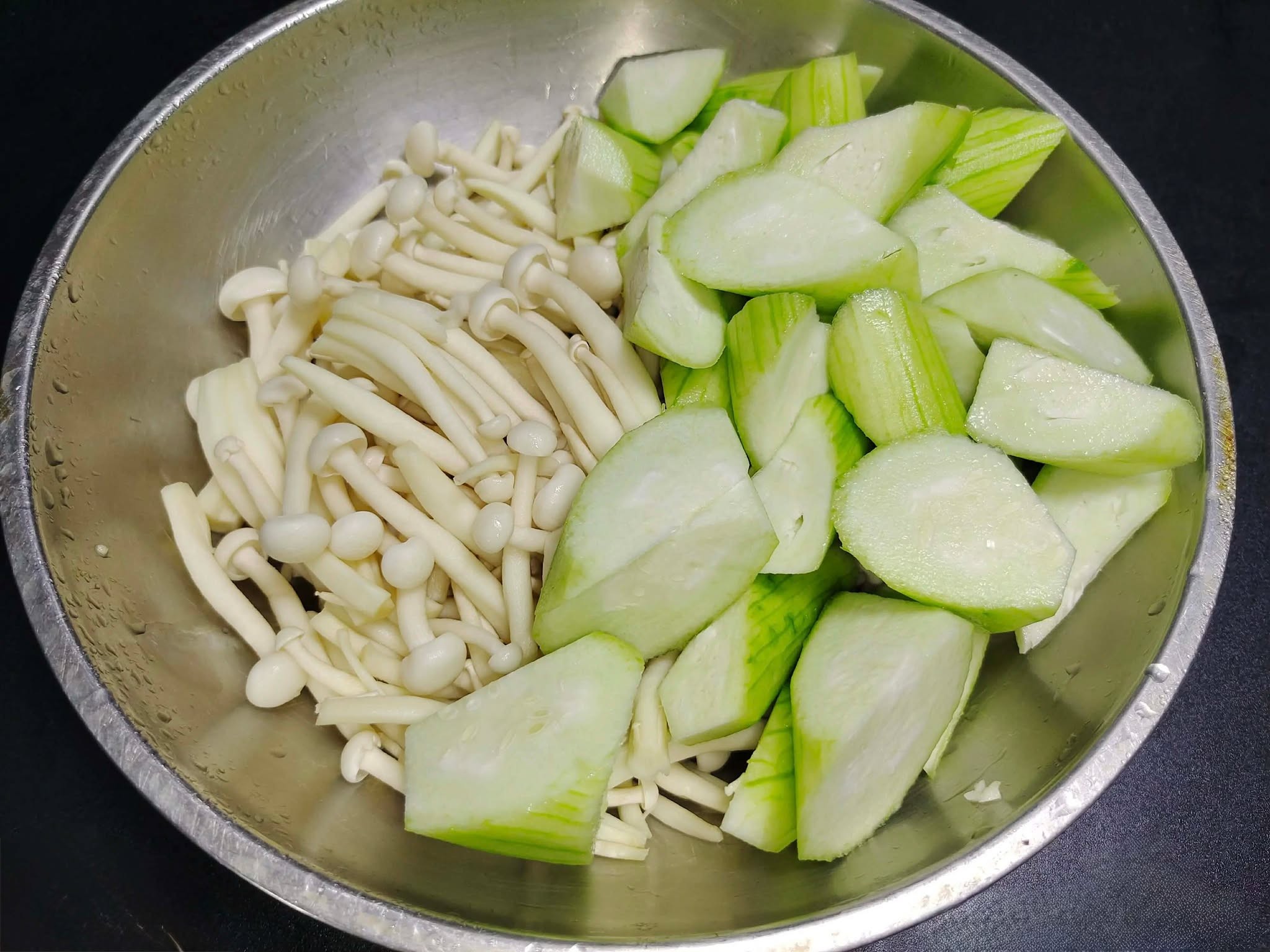 Món canh này nấu xong đặt lên bàn ăn cả nhà sẽ đua nhau ăn hết sạch - Ảnh 3. Món canh này nấu xong đặt lên bàn ăn cả nhà sẽ đua nhau ăn hết sạch - Ảnh 3.