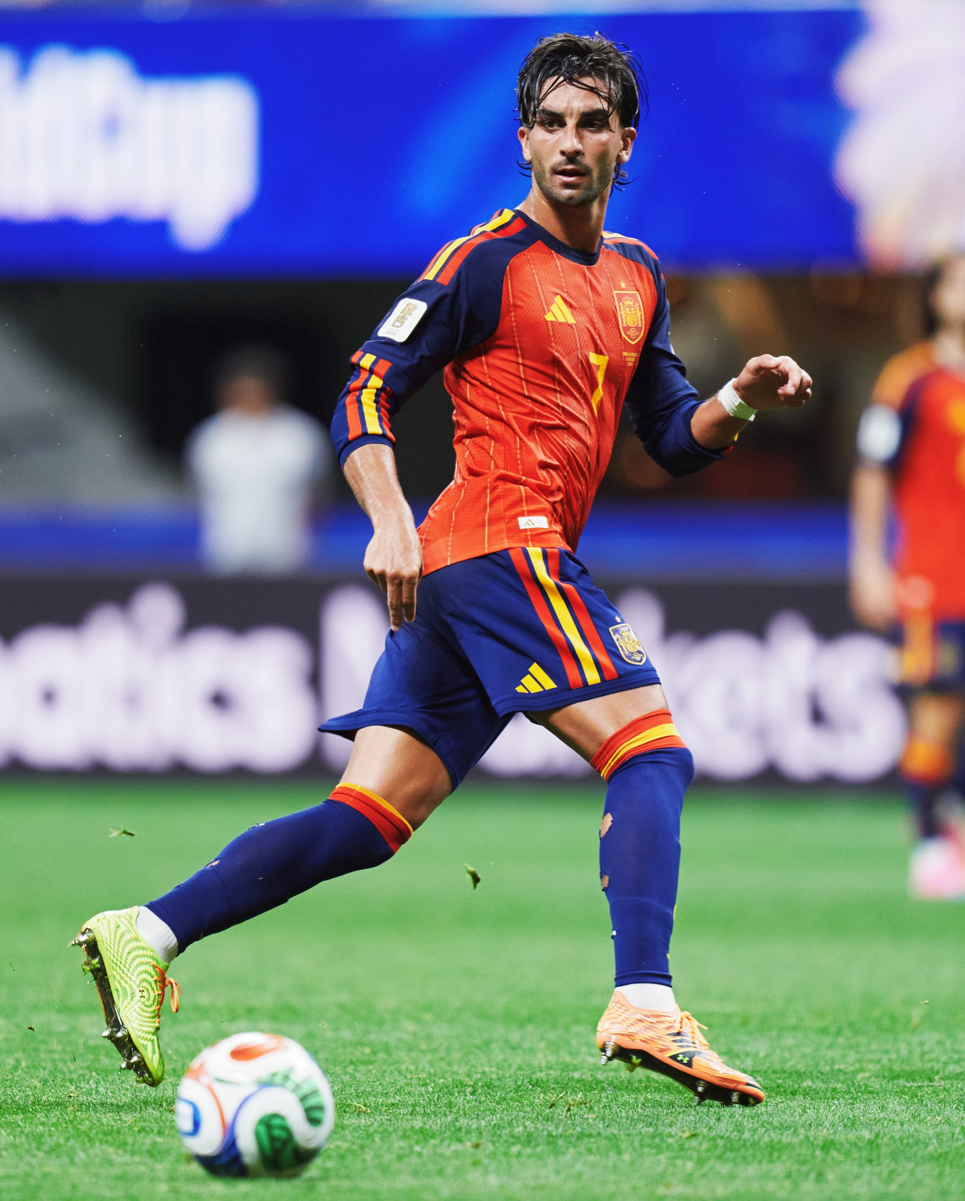 Ferran Torres ghi b&agrave;n định mệnh v&agrave; chia tay bạn g&aacute;i trước World Cup 2026 - Ảnh 1.