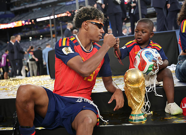 Keyne và Lamine Yamal: Những khoảnh khắc đáng yêu của mẹ và bé tại World Cup 2026 - Ảnh 5. Keyne và Lamine Yamal: Những khoảnh khắc đáng yêu của mẹ và bé tại World Cup 2026 - Ảnh 5.