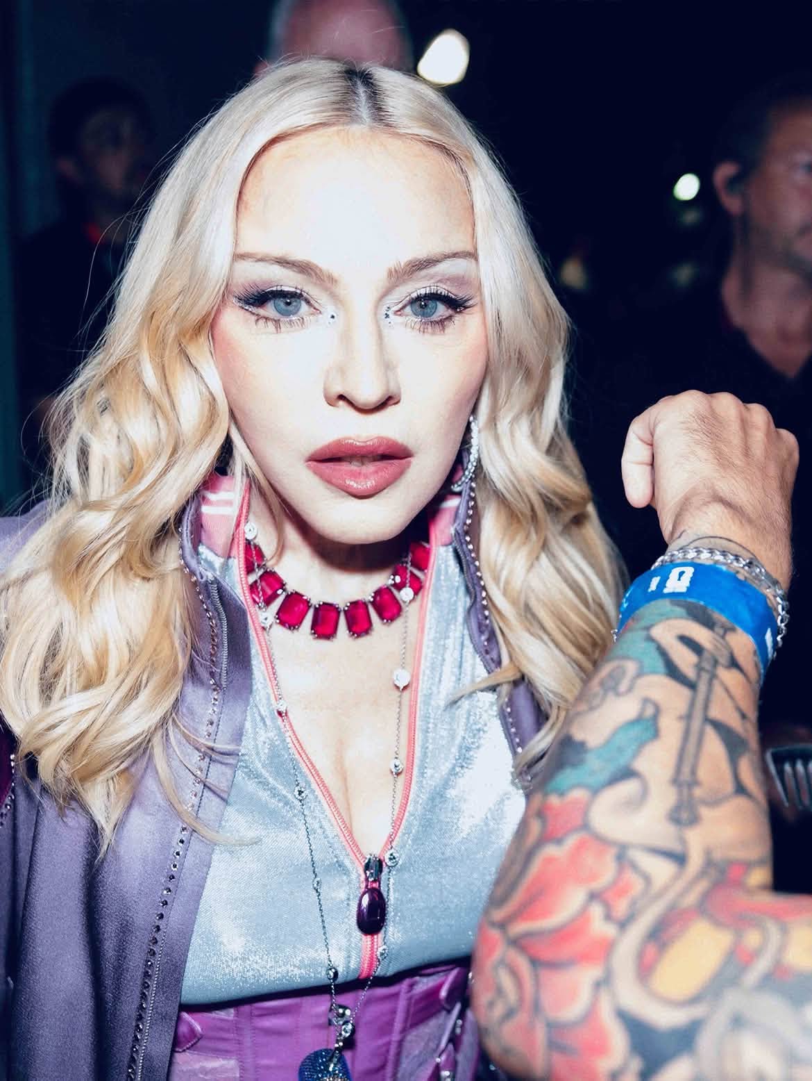 Madonna U70 trẻ như mới 35, visual trong chung kết World Cup 2026 đập tan định kiến phụ nữ lớn tuổi là già xấu - Ảnh 7.