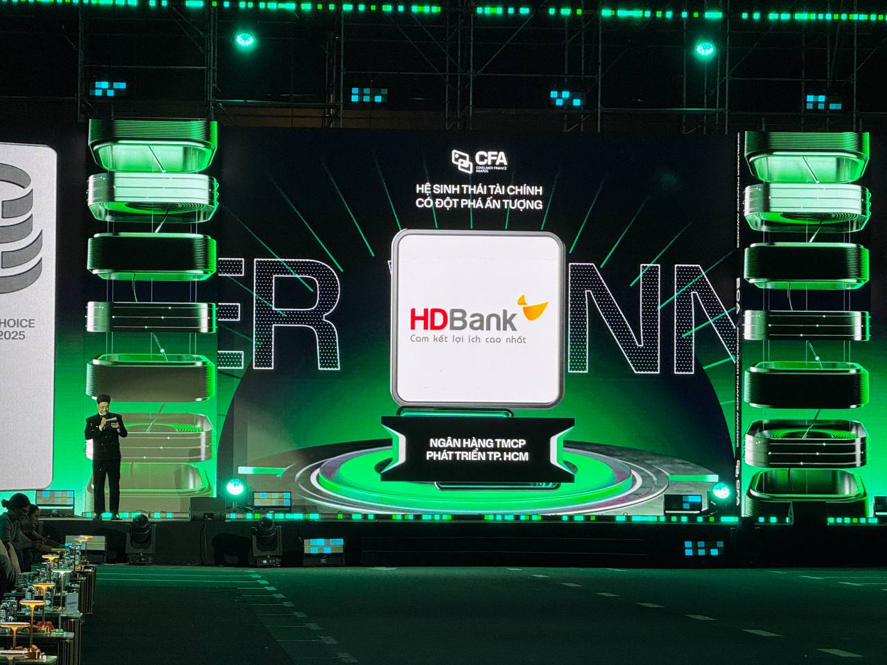 Giao dịch số của HDBank tăng mạnh và bốn năm liền vào Top 50 doanh nghiệp bền vững- Ảnh 2. Giao dịch số của HDBank tăng mạnh và bốn năm liền vào Top 50 doanh nghiệp bền vững- Ảnh 2.