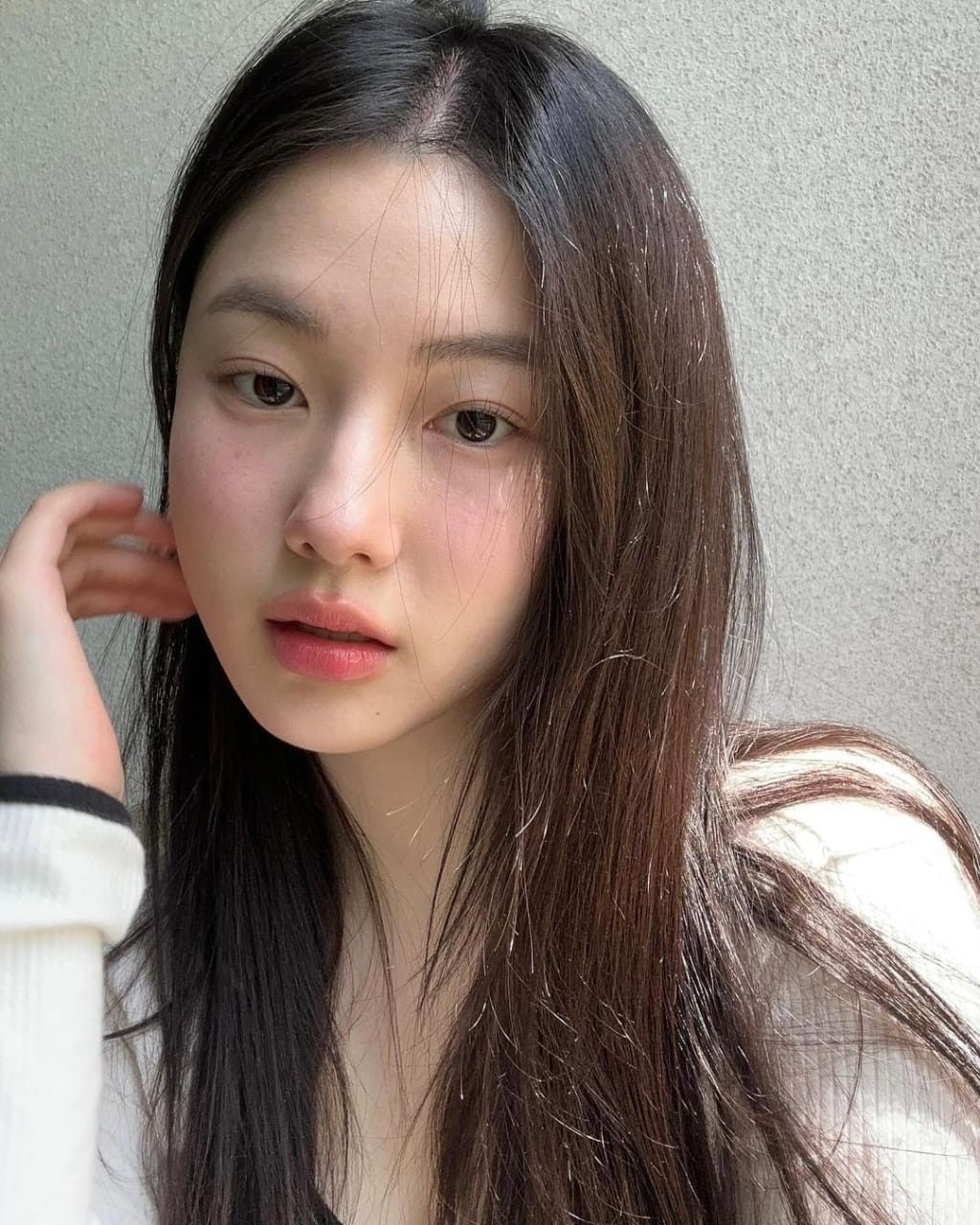 Tuổi 40 n&ecirc;n chọn serum chống chảy xệ thế n&agrave;o? Đừng chỉ nh&igrave;n v&agrave;o lời quảng c&aacute;o 